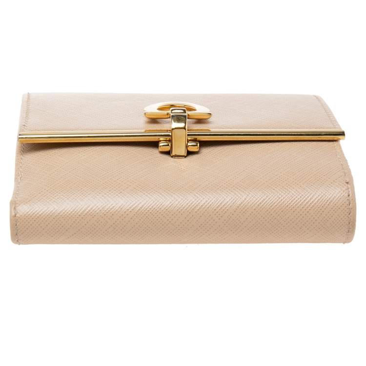 Pre Owned Salvatore Ferragamo Beige Leather Gancini Clip Compact Wallet