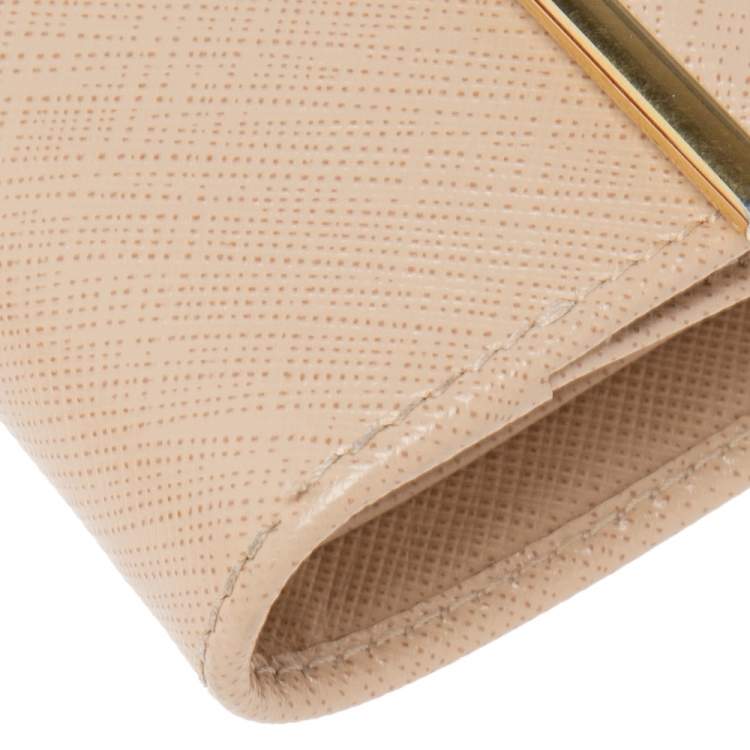 Pre Owned Salvatore Ferragamo Beige Leather Gancini Clip Compact Wallet