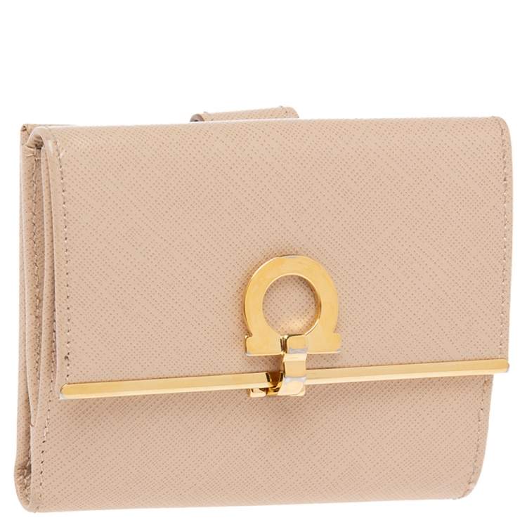 Pre Owned Salvatore Ferragamo Beige Leather Gancini Clip Compact Wallet