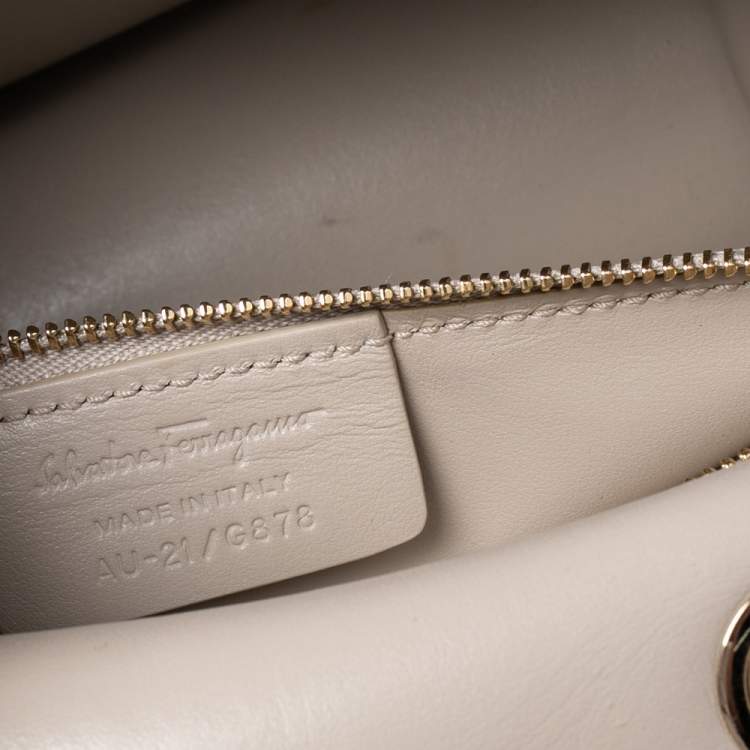 Pre Owned Salvatore Ferragamo Pink Leather Vara Bow Shoulder Bag