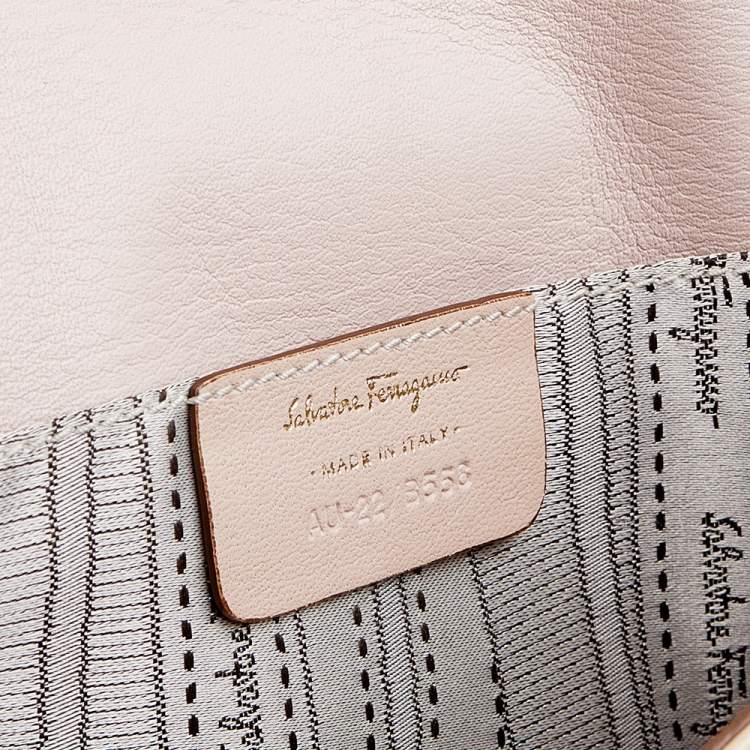 Pre Owned Salvatore Ferragamo Pink Patent Leather Vara Bow Crossbody Bag