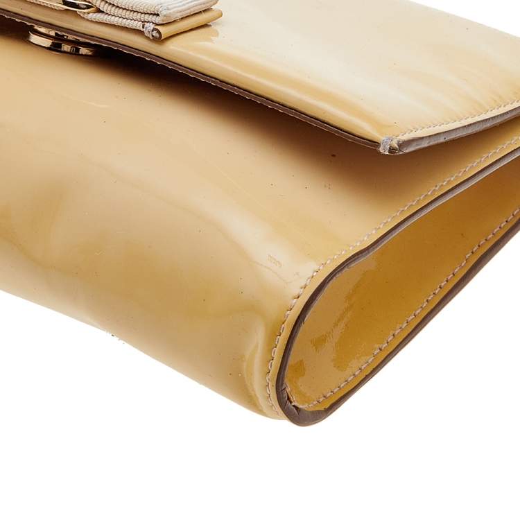 Pre Owned Salvatore Ferragamo Pink Patent Leather Vara Bow Crossbody Bag