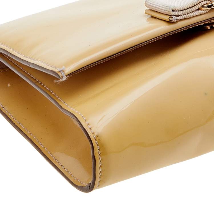 Pre Owned Salvatore Ferragamo Pink Patent Leather Vara Bow Crossbody Bag