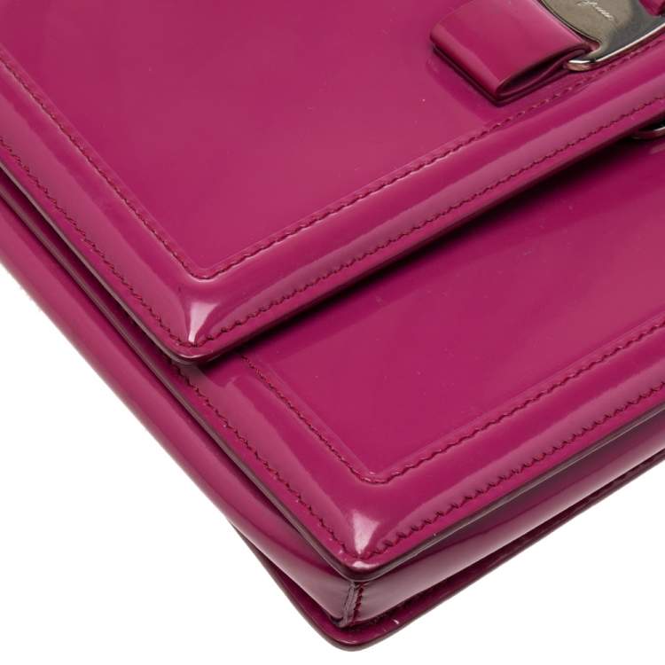 Pre Owned Salvatore Ferragamo Fuchsia Patent Leather Vara Bow Chain Shoulder Bag