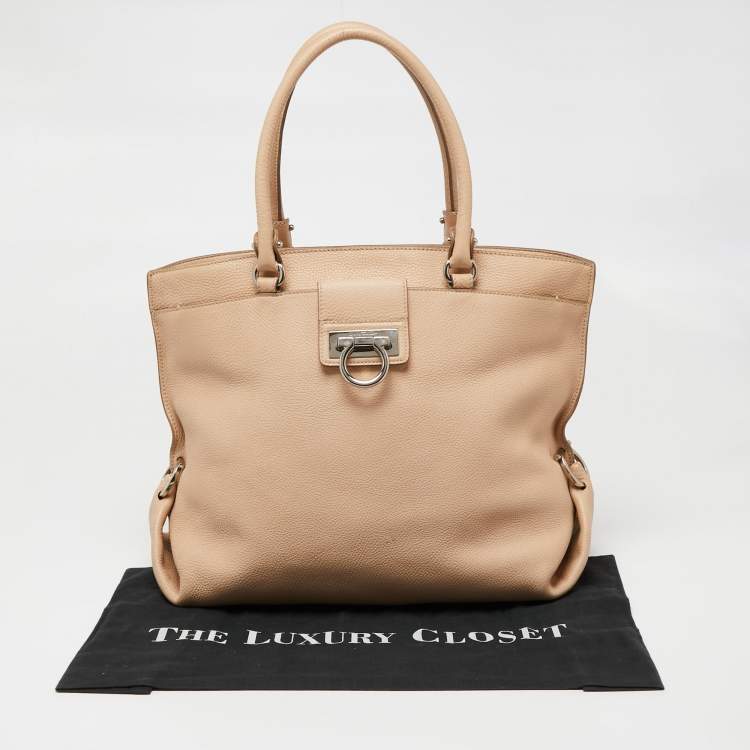 Pre Owned Salvatore Ferragamo Beige Pebbled Leather Dotty Tote 