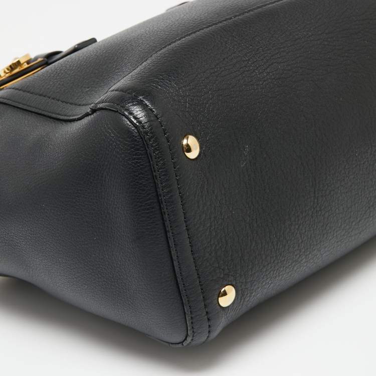 Pre Owned Salvatore Ferragamo Black Leather Arianna Zip Tote