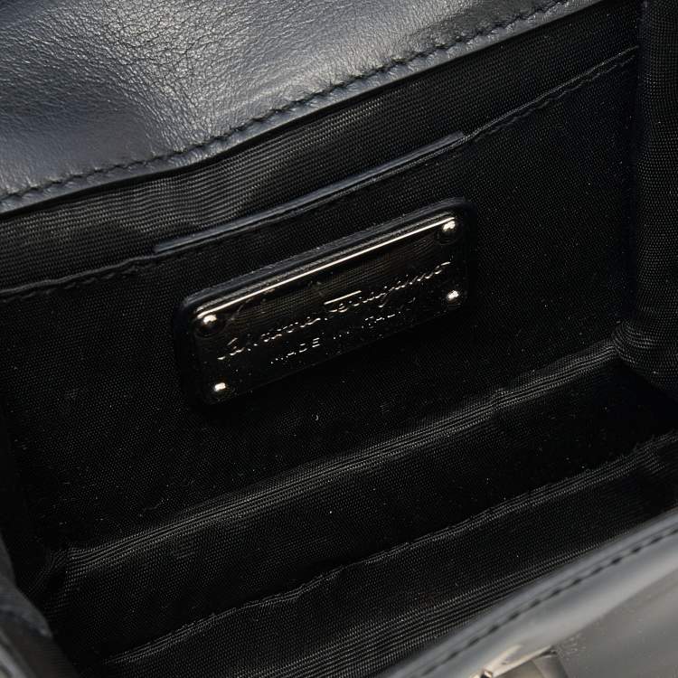 Pre Owned Salvatore Ferragamo Black Patent Leather Vara Bow Chain Shoulder Bag