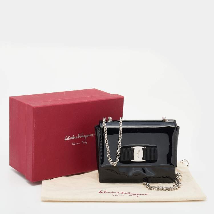 Pre Owned Salvatore Ferragamo Black Patent Leather Vara Bow Chain Shoulder Bag