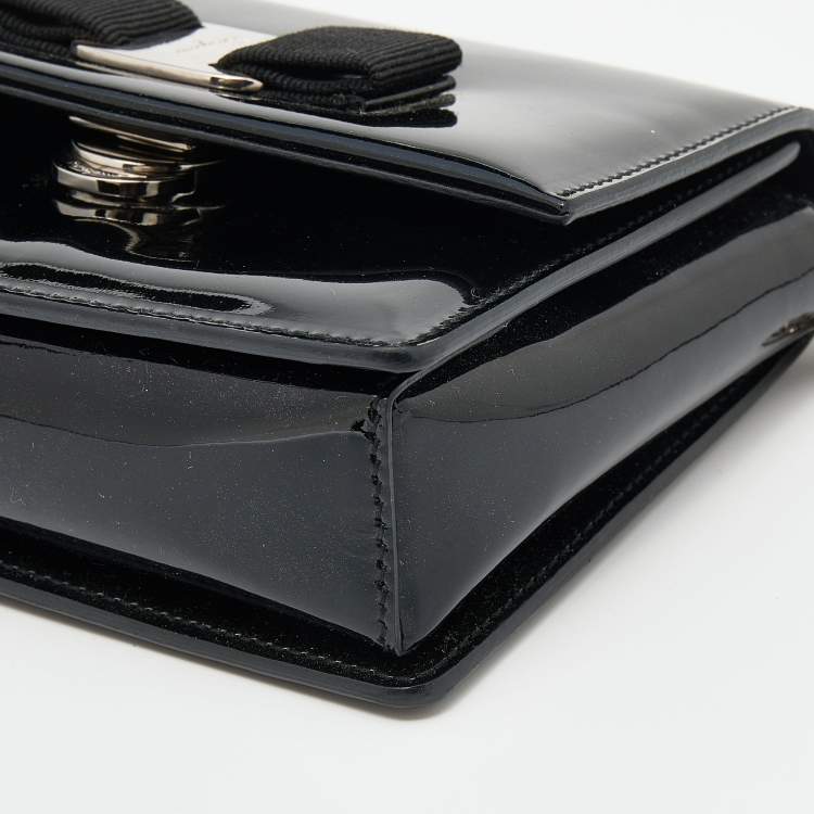 Pre Owned Salvatore Ferragamo Black Patent Leather Vara Bow Chain Shoulder Bag
