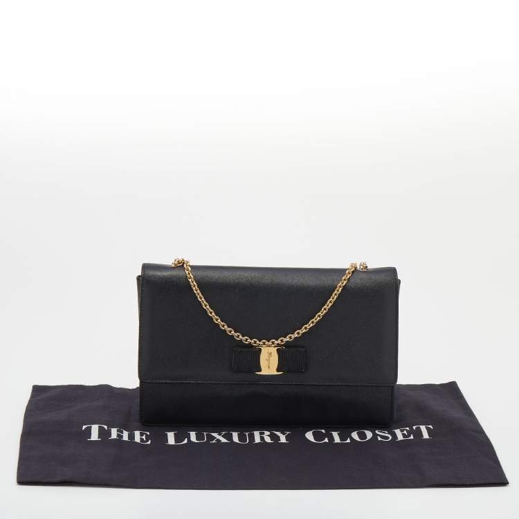 مملوكة مسبقًا Salvatore Ferragamo Black Leather Vara Bow Chain Shoulder Bag