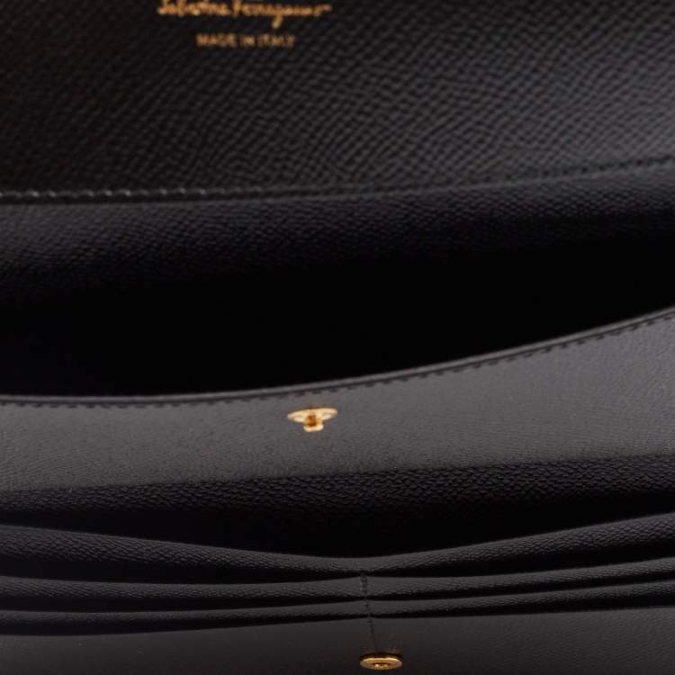 Pre Owned Salvatore Ferragamo Black Leather Mini Vara Bow Clutch Bag