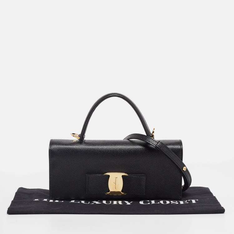 Pre Owned Salvatore Ferragamo Black Leather Mini Vara Bow Clutch Bag