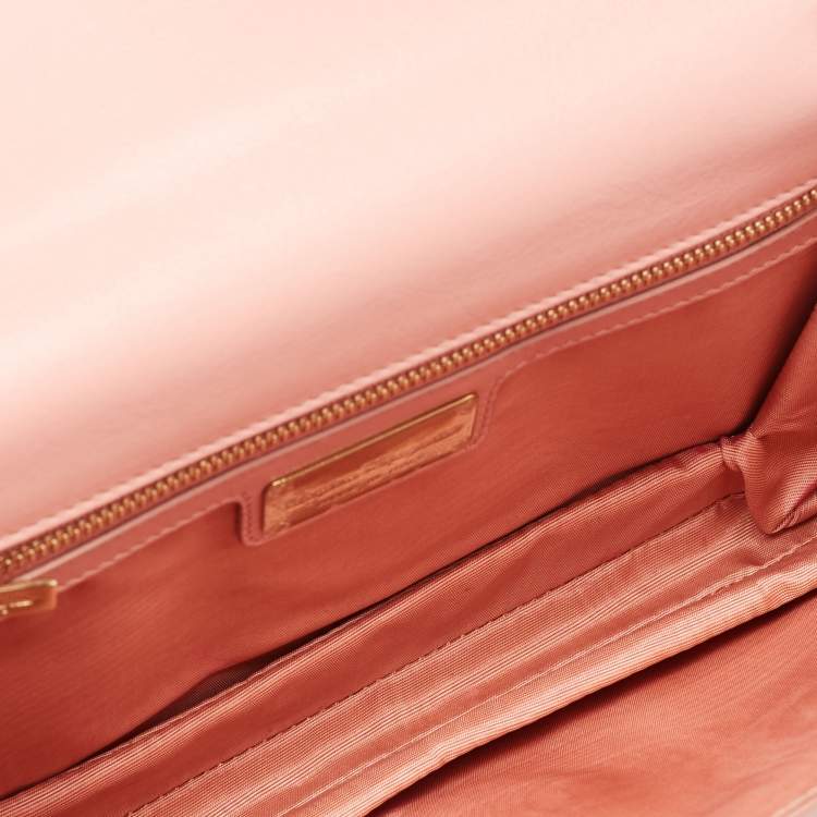 مملوكة مسبقًا Salvatore Ferragamo Peach Patent Leather Miss Vara Shoulder Bag