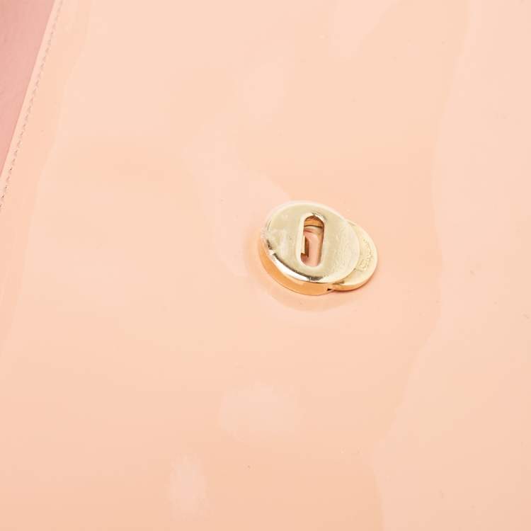 مملوكة مسبقًا Salvatore Ferragamo Peach Patent Leather Miss Vara Shoulder Bag