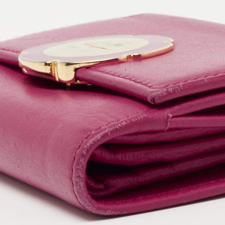 Pre Owned Salvatore Ferragamo Fuchsia Leather Compact Wallet