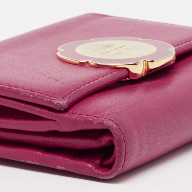 Pre Owned Salvatore Ferragamo Fuchsia Leather Compact Wallet