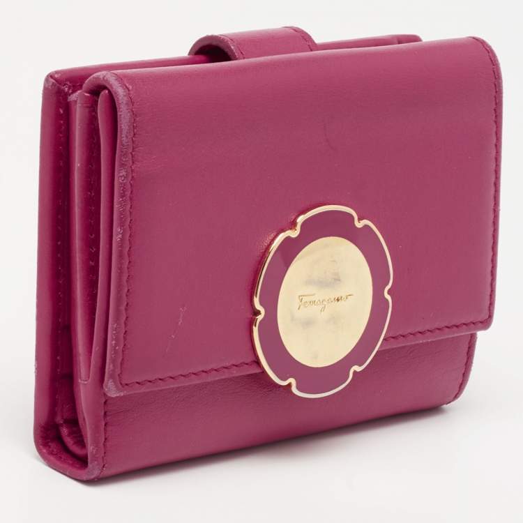 Pre Owned Salvatore Ferragamo Fuchsia Leather Compact Wallet