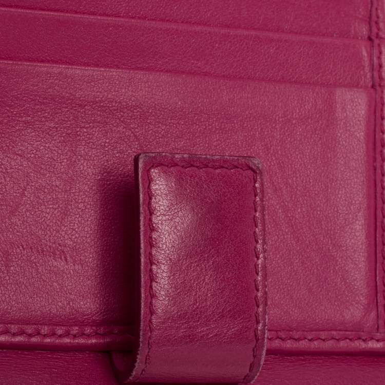 Pre Owned Salvatore Ferragamo Fuchsia Leather Compact Wallet