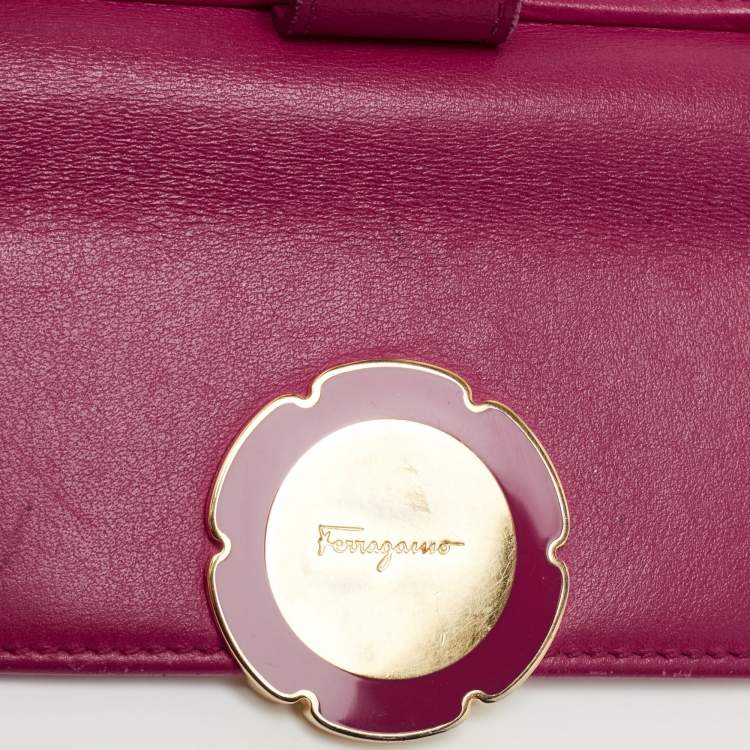 Pre Owned Salvatore Ferragamo Fuchsia Leather Compact Wallet