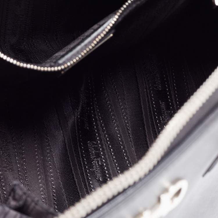 Pre Owned Salvatore Ferragamo Black Leather Batik Gancino Bag