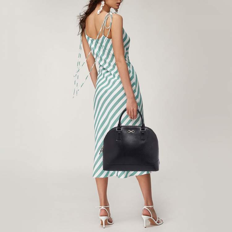 Pre Owned Salvatore Ferragamo Black Leather Batik Gancino Bag