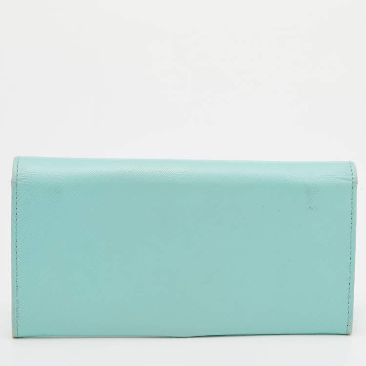 Pre Owned Salvatore Ferragamo Aqua Green Leather Gancini Icona Continental Wallet