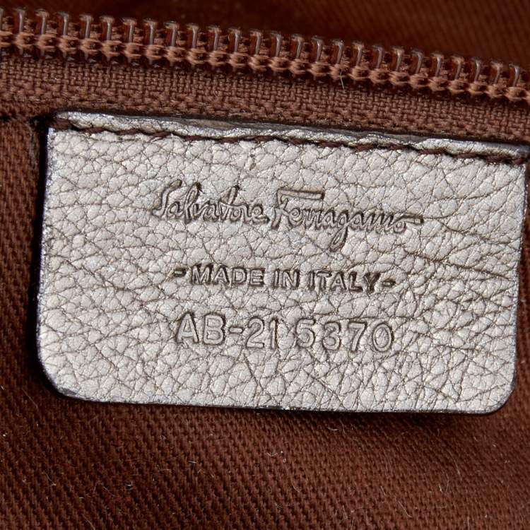 مملوكة مسبقًا Salvatore Ferragamo Metallic Gold Leather Marisa Shoulder Bag