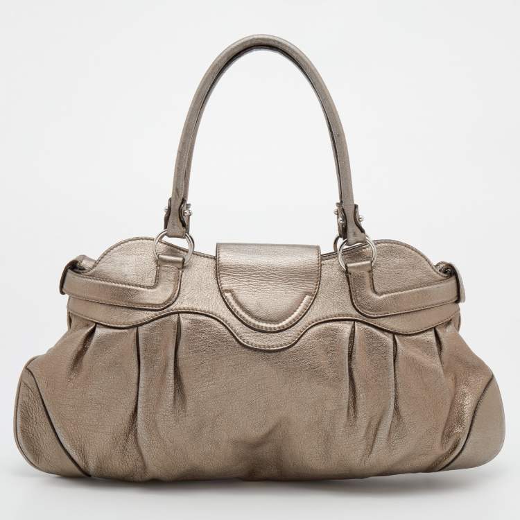 مملوكة مسبقًا Salvatore Ferragamo Metallic Gold Leather Marisa Shoulder Bag