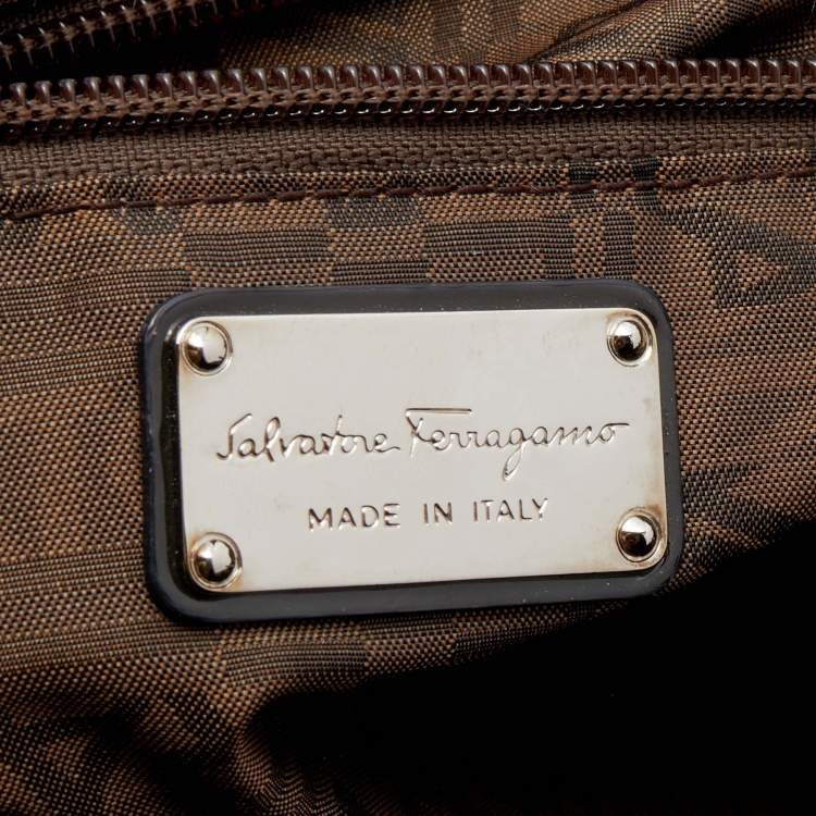 مملوكة مسبقًا Salvatore Ferragamo Dark Grey Patent Leather Marisa Satchel