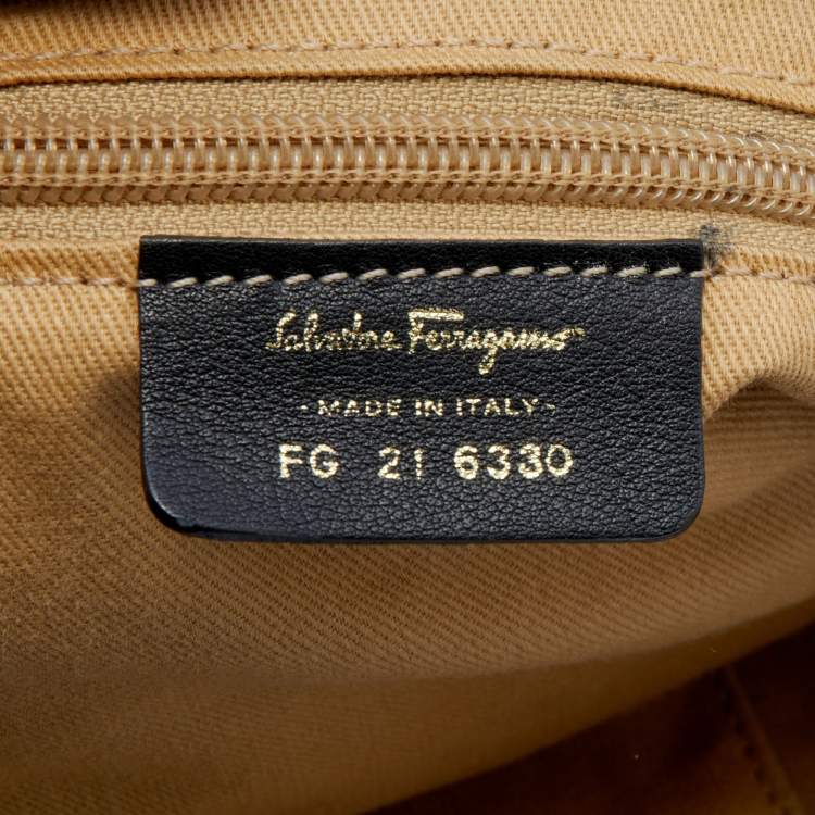 مملوكة مسبقًا Salvatore Ferragamo Black Leather Tassel Detail Hobo
