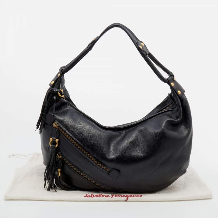 مملوكة مسبقًا Salvatore Ferragamo Black Leather Tassel Detail Hobo