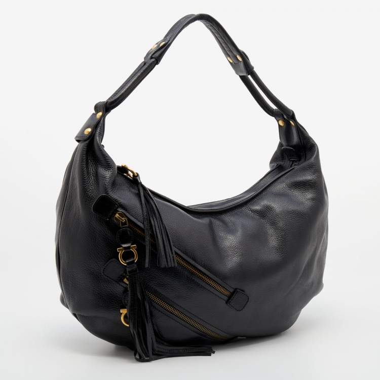 مملوكة مسبقًا Salvatore Ferragamo Black Leather Tassel Detail Hobo