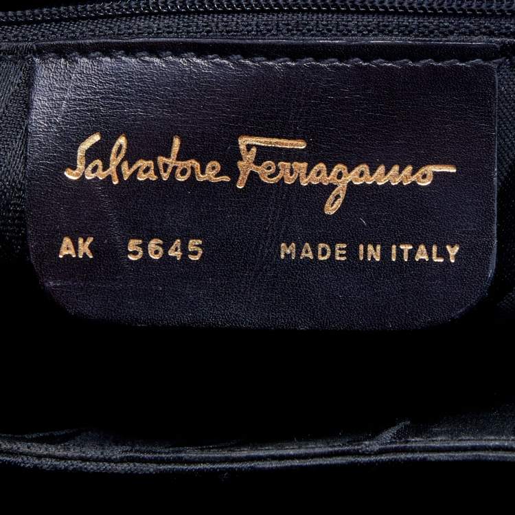 مملوكة مسبقًا Salvatore Ferragamo Black Leather Gancini Satchel