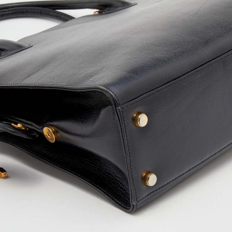 مملوكة مسبقًا Salvatore Ferragamo Black Leather Gancini Satchel