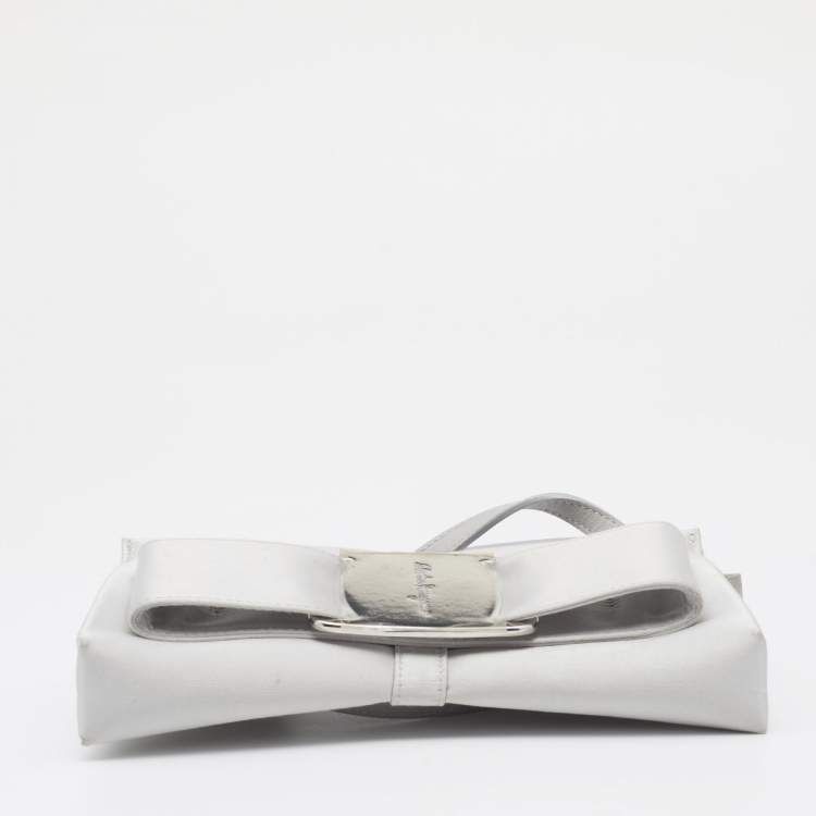 Pre Owned Salvatore Ferragamo Silver Satin Vara Bow Crossbody Bag