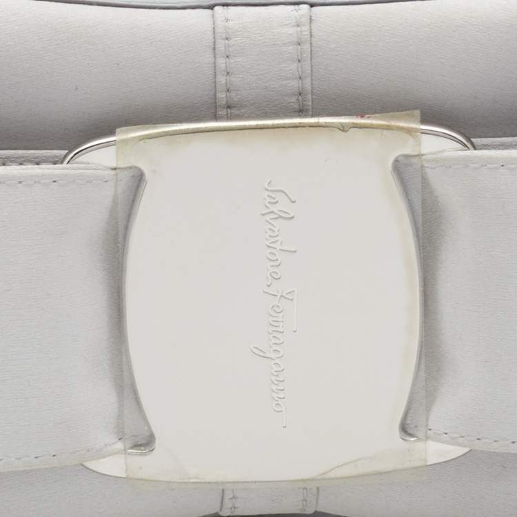 Pre Owned Salvatore Ferragamo Silver Satin Vara Bow Crossbody Bag