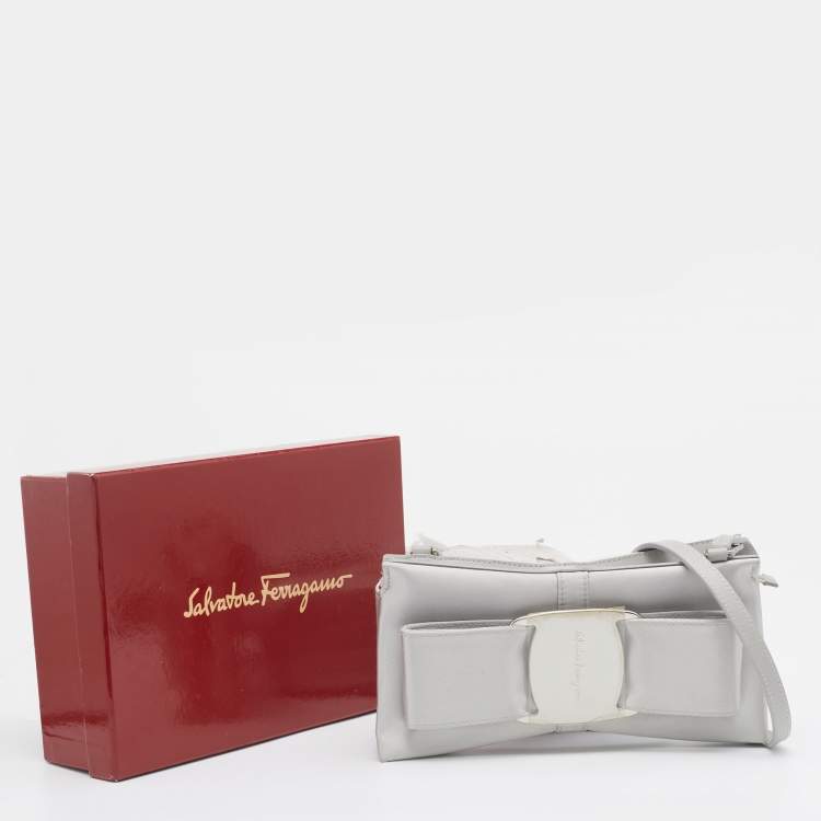 Pre Owned Salvatore Ferragamo Silver Satin Vara Bow Crossbody Bag
