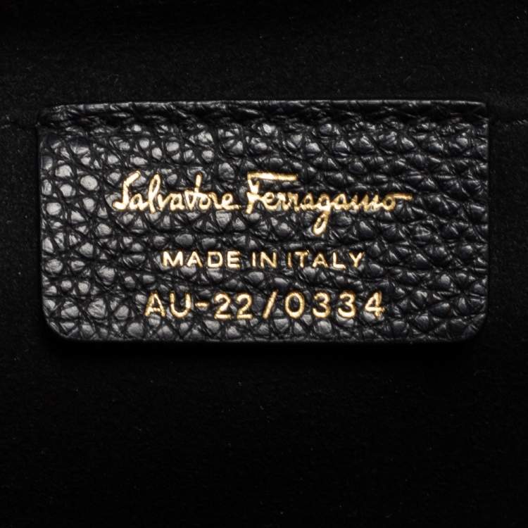 Pre Owned Salvatore Ferragamo Black Leather Gancini Crossbody Bag