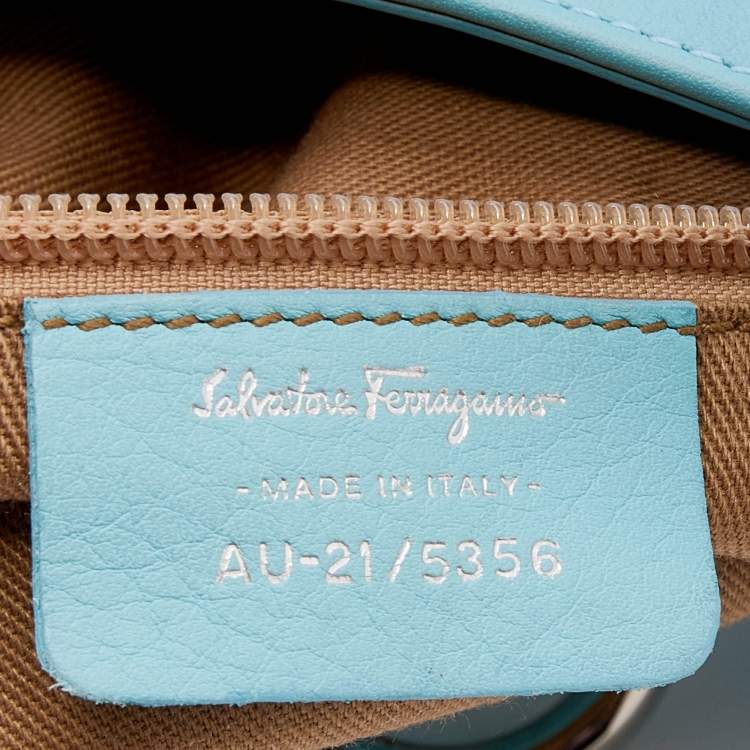 مملوكة مسبقًا Salvatore Ferragamo Blue Leather Flap Shoulder Bag