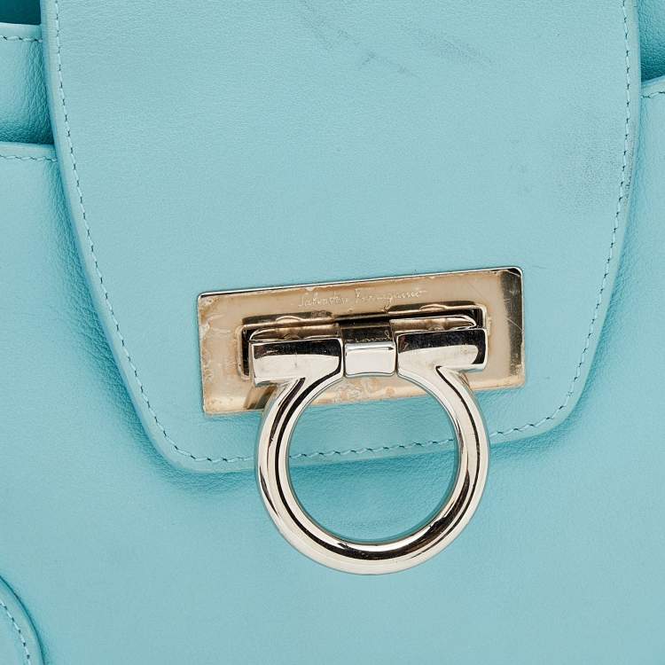 مملوكة مسبقًا Salvatore Ferragamo Blue Leather Flap Shoulder Bag