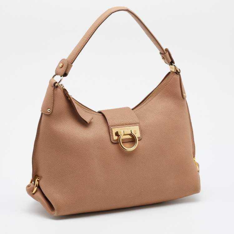 Pre Owned Salvatore Ferragamo Beige Leather Fanisa Hobo