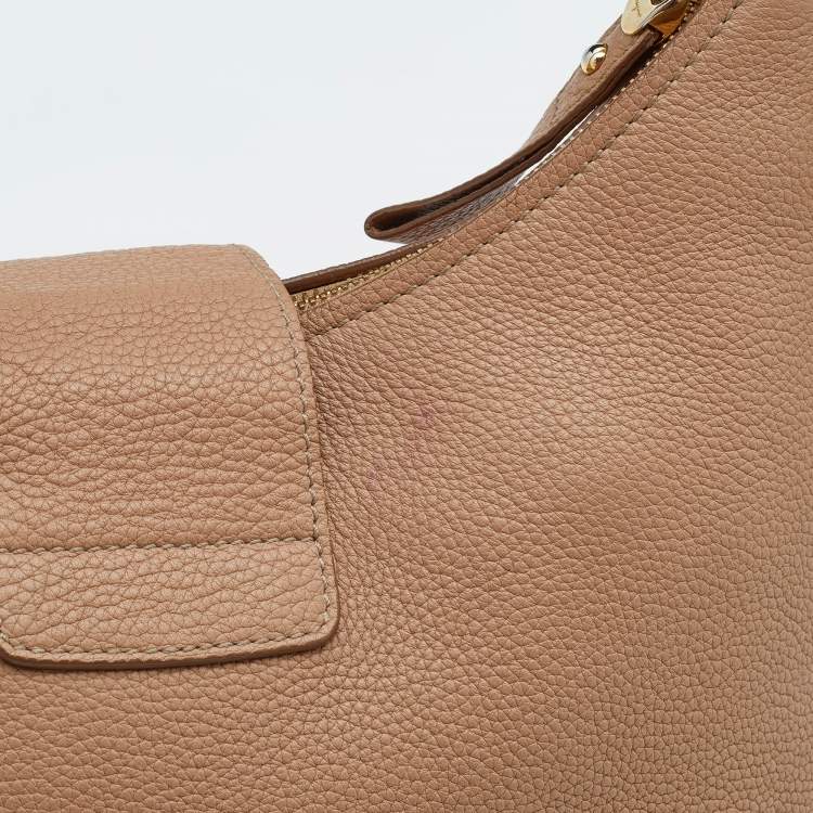 Pre Owned Salvatore Ferragamo Beige Leather Fanisa Hobo