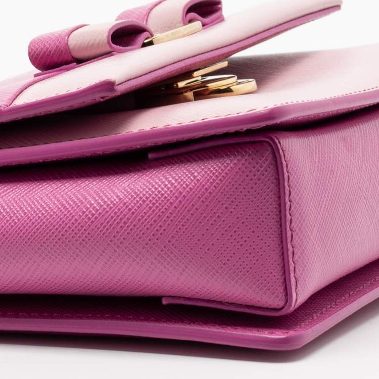 مملوكة مسبقًا Salvatore Ferragamo Two Tone Pink Leather Mini Vara Shoulder Bag