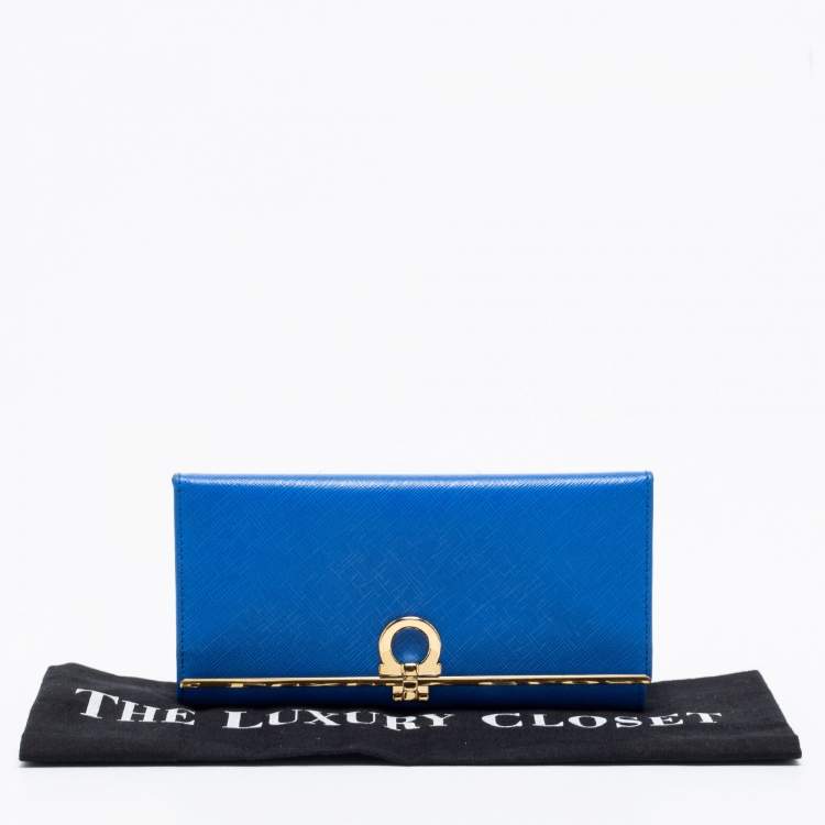 مملوكة مسبقًا Salvatore Ferragamo Blue Leather Gancini Icona Continental Wallet