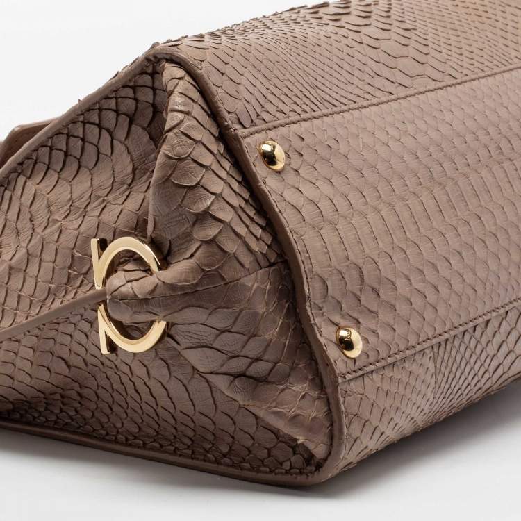 مملوكة مسبقًا Salvatore Ferragamo Beige Snakeskin Embossed Leather Sofia Top Handle Bag