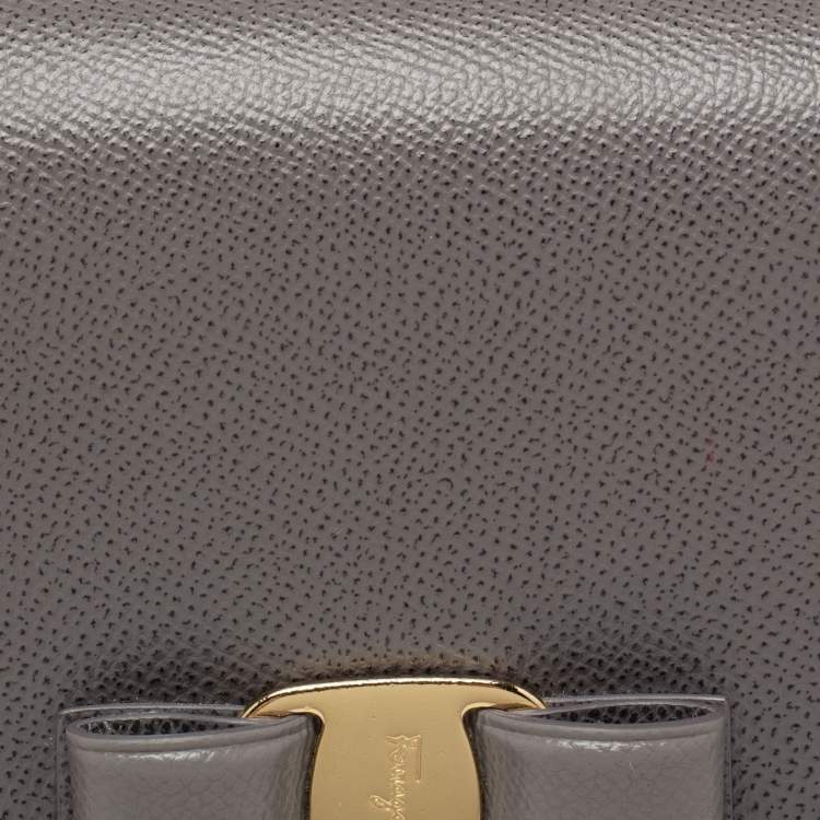 Pre Owned Salvatore Ferragamo Grey Leather Medium Ginny Shoulder Bag