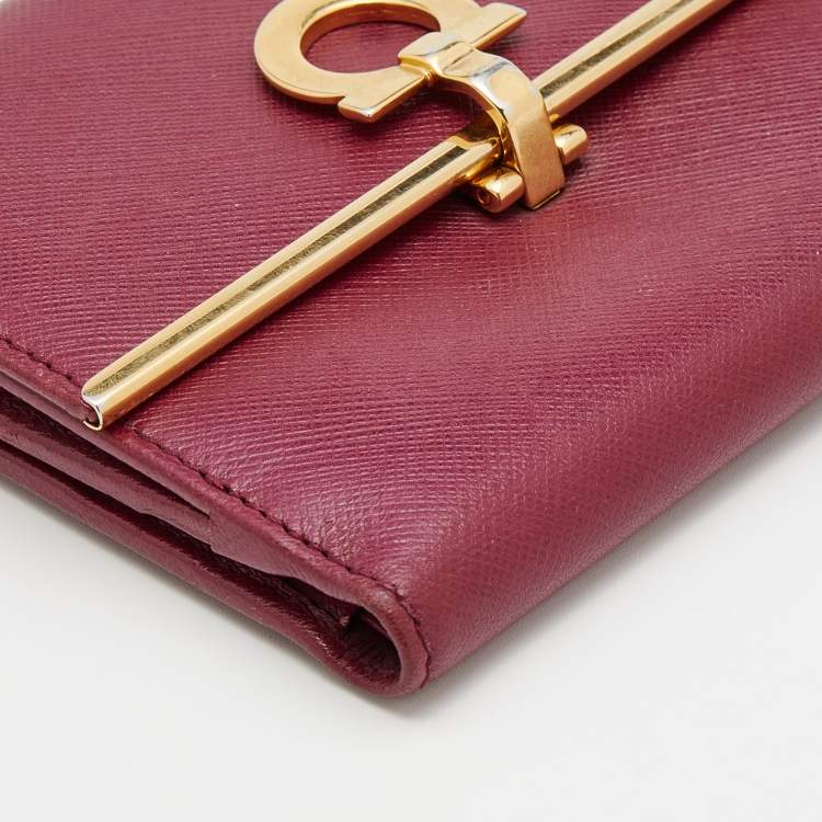 Pre Owned Salvatore Ferragamo Burgundy Leather Gancini Compact Wallet