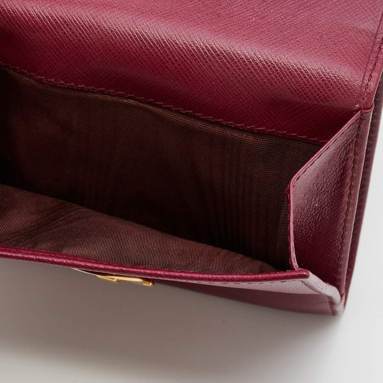 Pre Owned Salvatore Ferragamo Burgundy Leather Gancini Compact Wallet