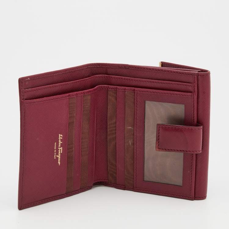 Pre Owned Salvatore Ferragamo Burgundy Leather Gancini Compact Wallet