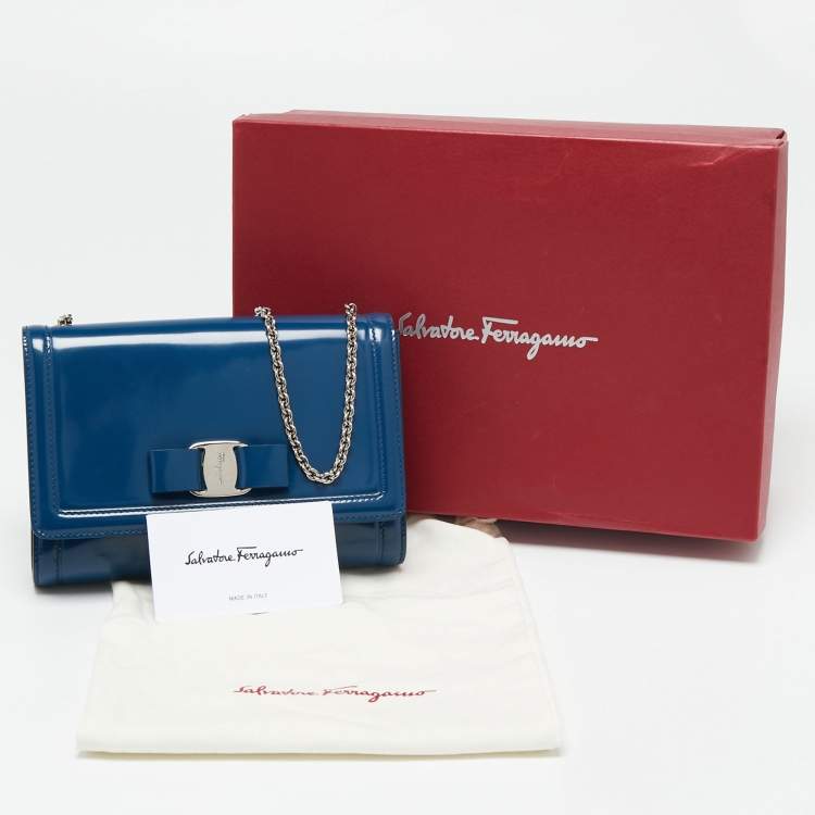 مملوكة مسبقًا Salvatore Ferragamo Blue Smooth Leather Bow Shoulder Bag